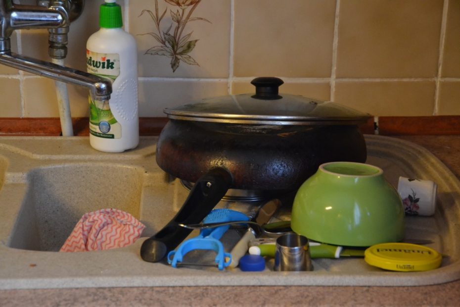 dirty kitchen sink